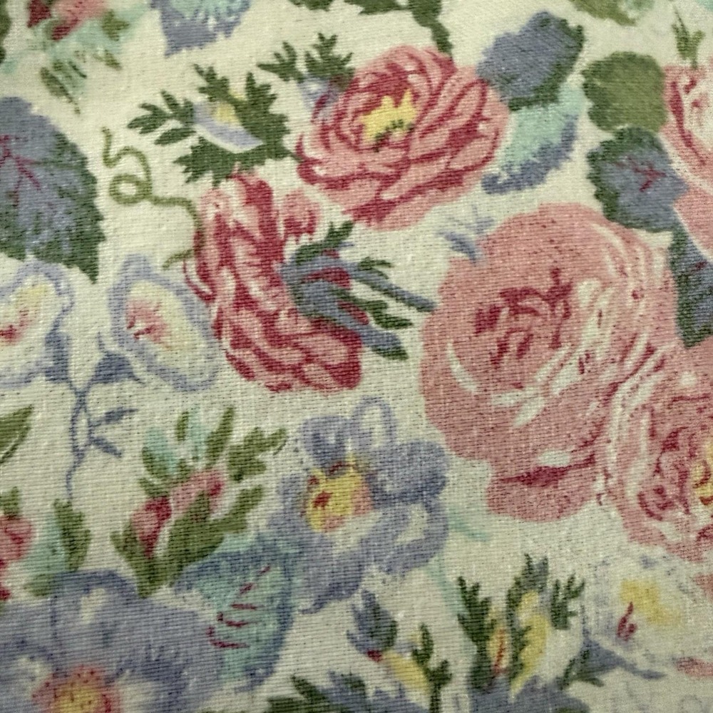 Vintage Laura Ashley Oval Tablecloth Cottagecore Floral Rose Chintz 76 x 56 - Picture 6 of 16